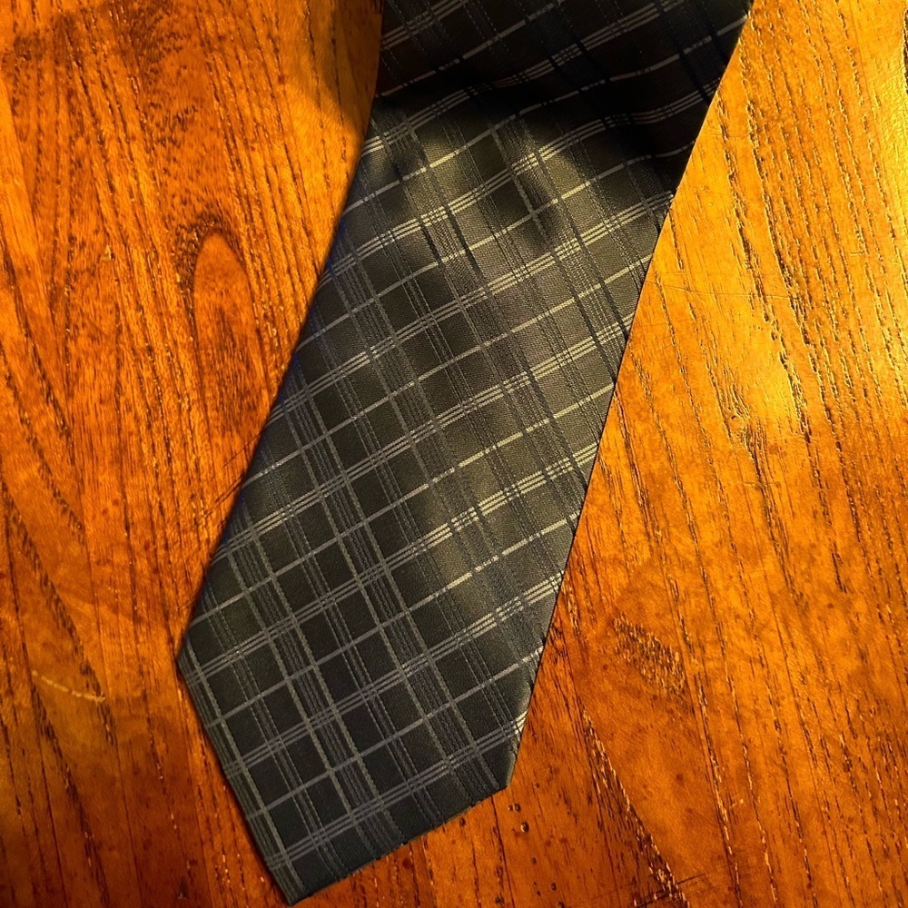 Calvin Klein Mens 100% Silk Tie Plaid NEW!